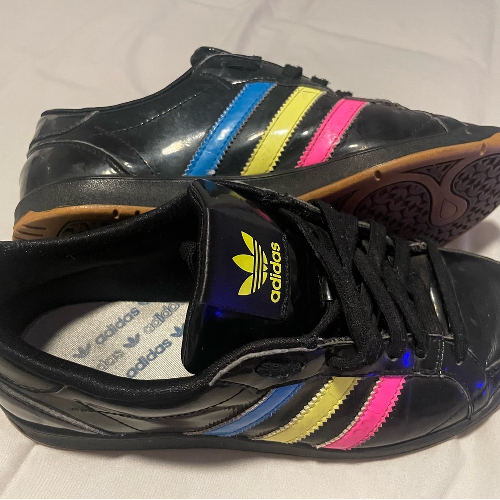 Adidas Women’s Sleek Black Patent Sneakers with Colored Stripes Vintage Size 7 - Picture 6 of 9